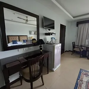 3* אתר נופש Wild Orchid