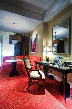 Maxims Hotel Manila