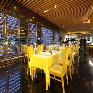 Maxims Hotel 5*, Manila