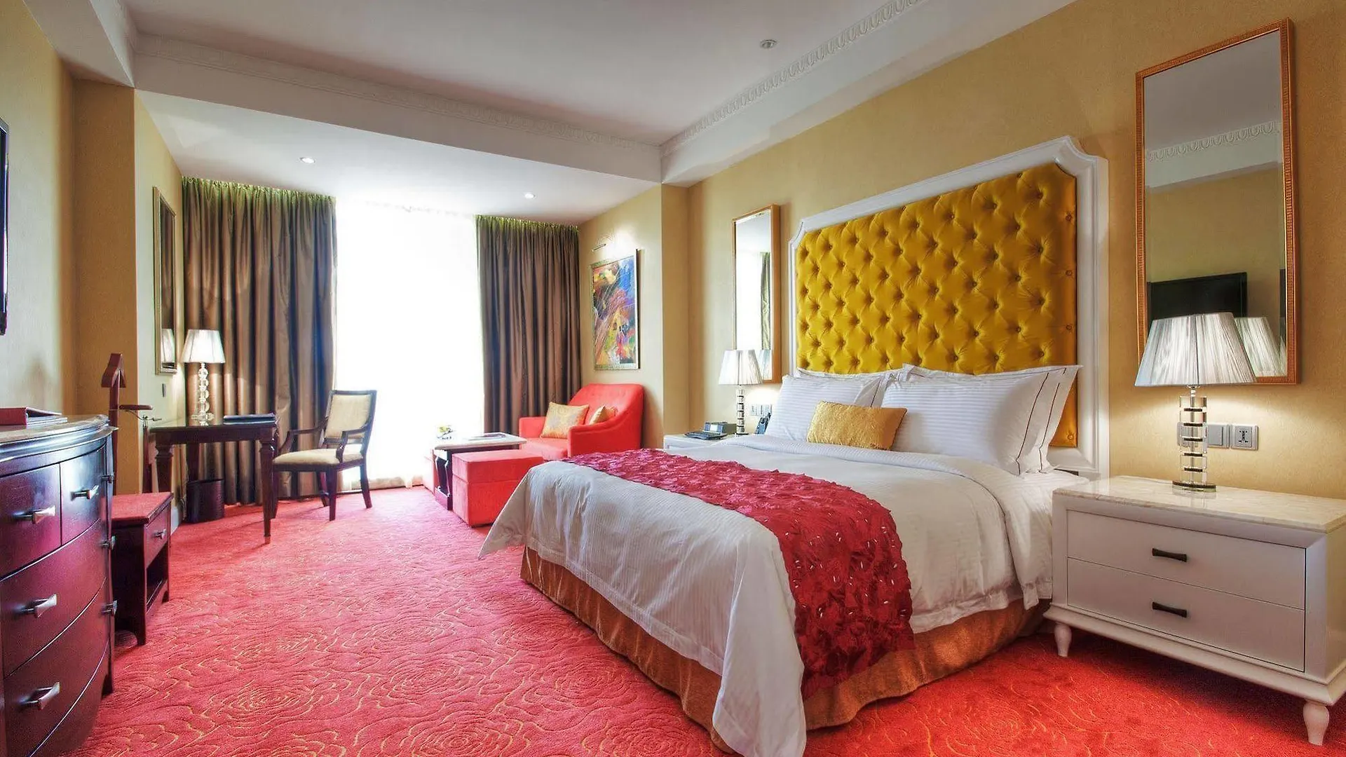 Maxims Hotel 5*, Manila