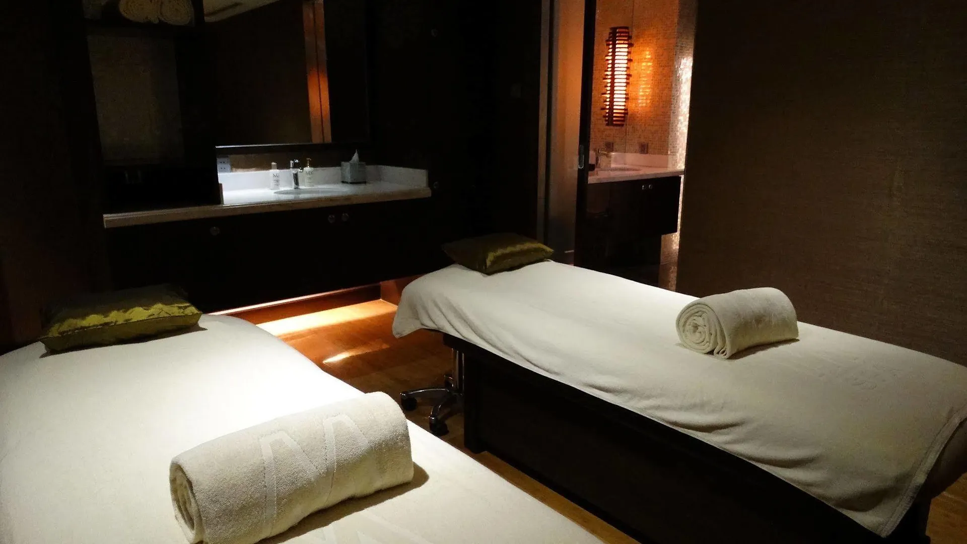 Maxims Hotel